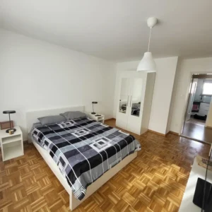 Schlafzimmermöbel montiert von David in Zürich – Bett, Nachttische und Kleiderschrank